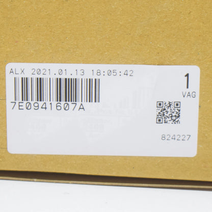 NEW VW TRANSPORTER T6 LEFT HEADLIGHT DIPPED BEAM COVER CAP 7E0941607A ORIGINAL