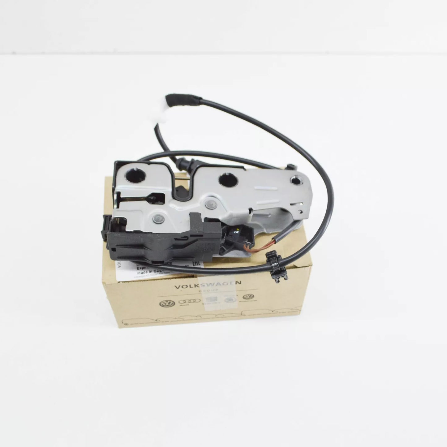 NEW VOLKSWAGEN PASSAT CC BONNET HOOD LID LOCK LHD 3C1823509H ORIGINAL