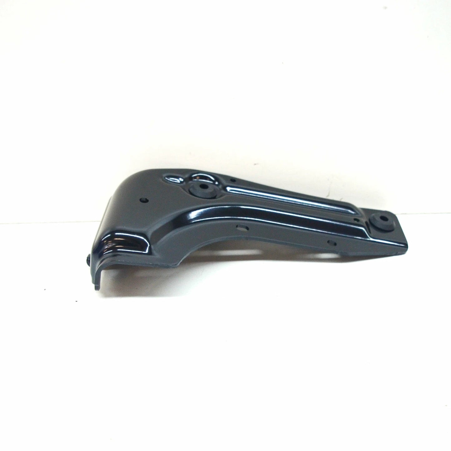 NEW BMW 3 G20 AUXILIARY RADIATOR LOWER RIGHT BRACKET ECE 51647422300