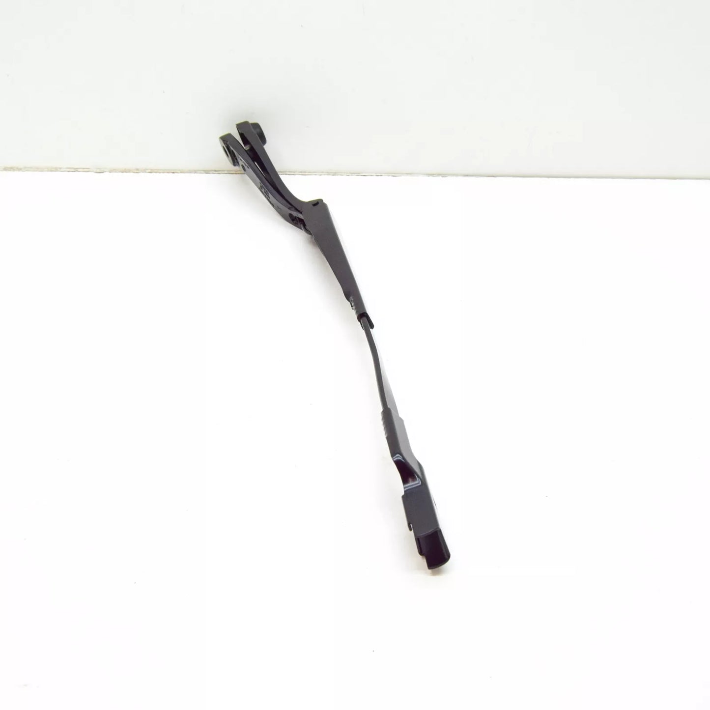 NEW MERCEDES-BENZ C W204 FRONT RIGHT WIPER ARM RHD A2048202044 ORIGINAL