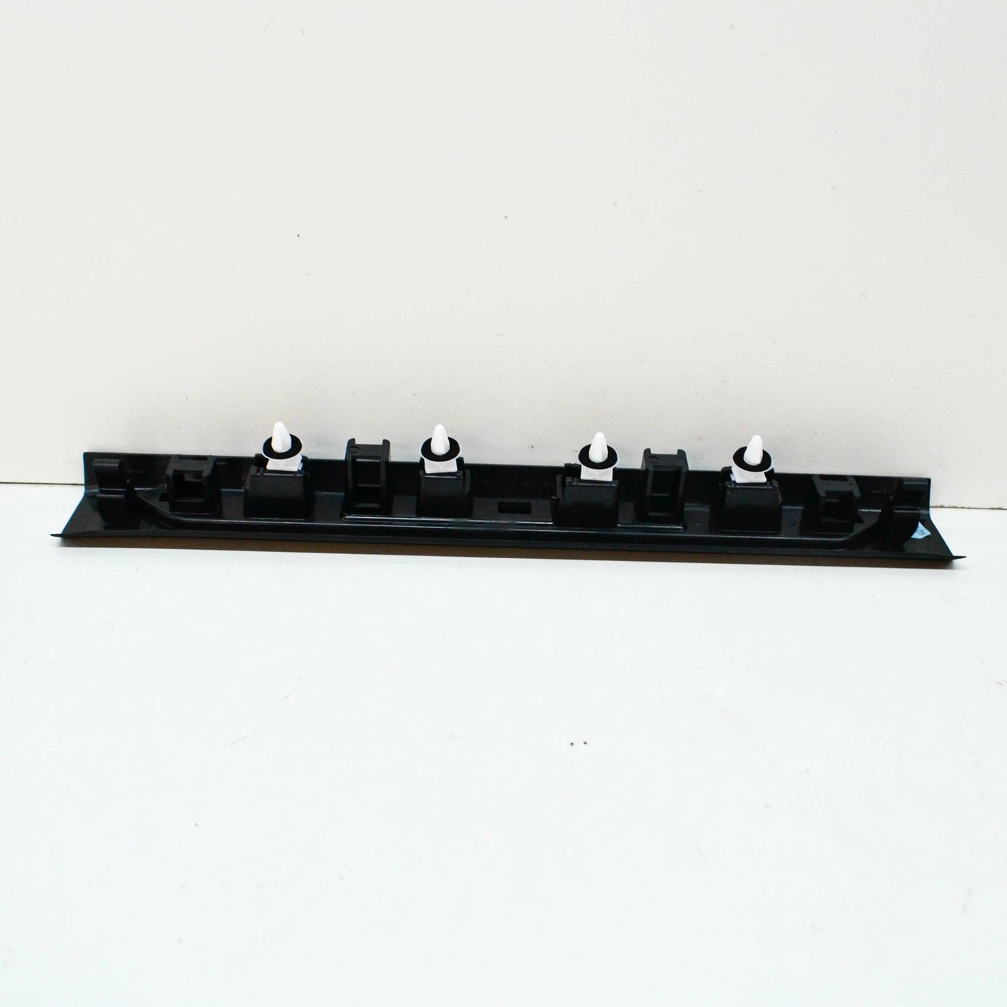 NEW BMW X5 G05 FRONT LEFT ENTRANCE COVER STRIP 51477479935 7479935 ORIGINAL