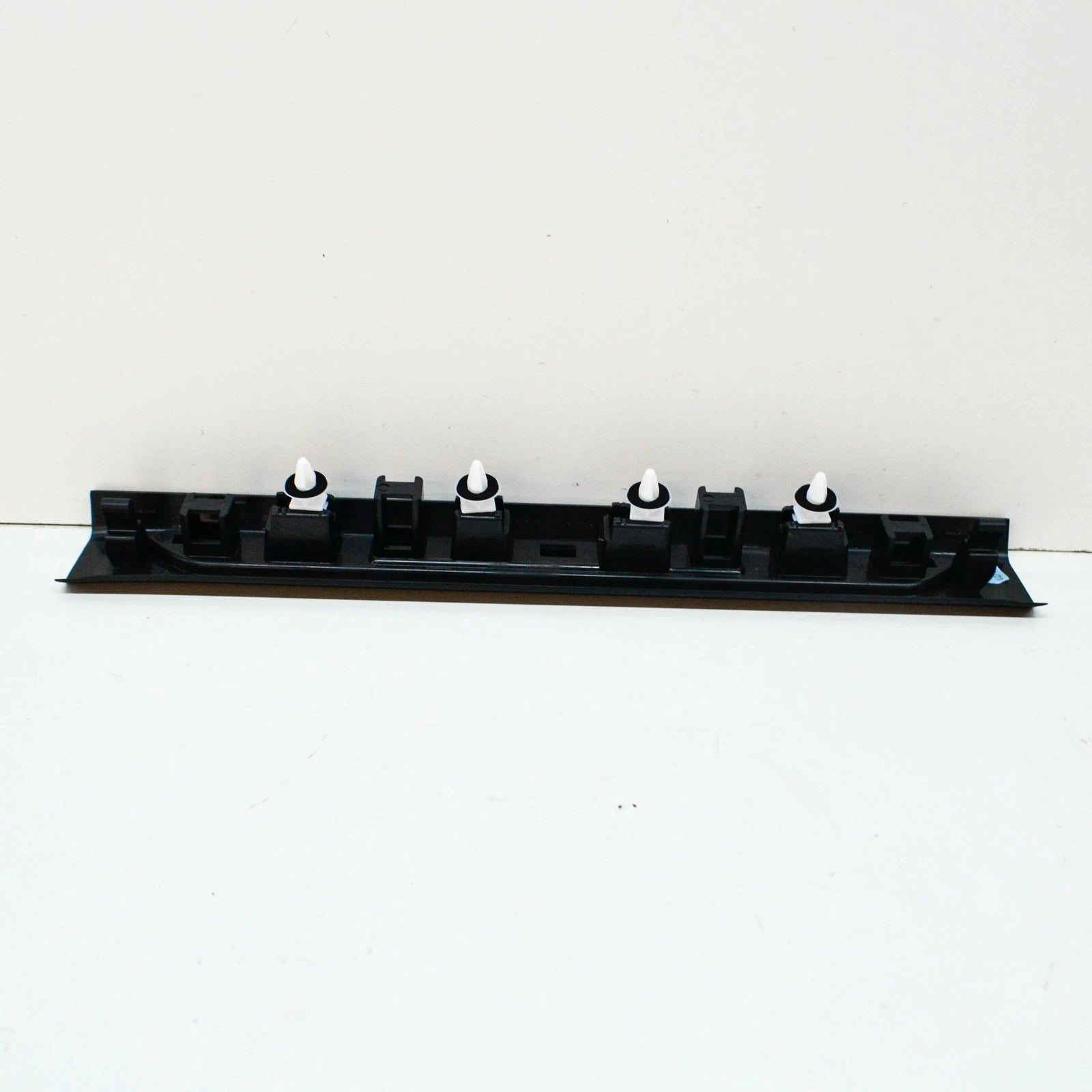 NEW BMW X5 G05 FRONT LEFT ENTRANCE COVER STRIP 51477479935 7479935 ORIGINAL