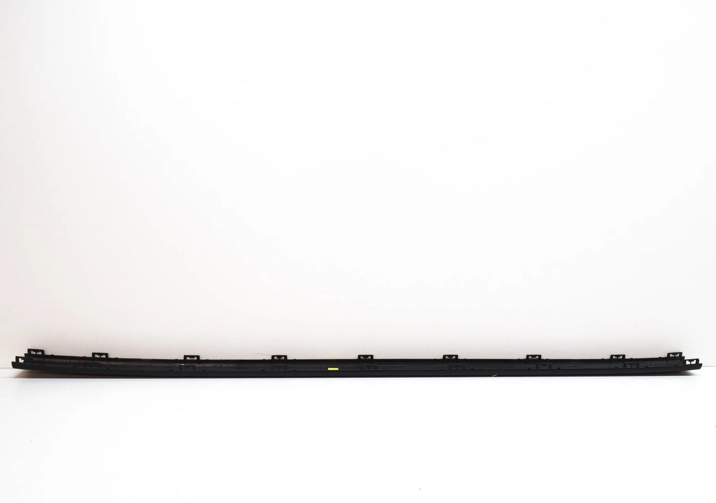 NEW BMW 3 E30 REAR BUMPER CENTER MOLDING TRIM 51121945926 1945926 1990 ORIGINAL