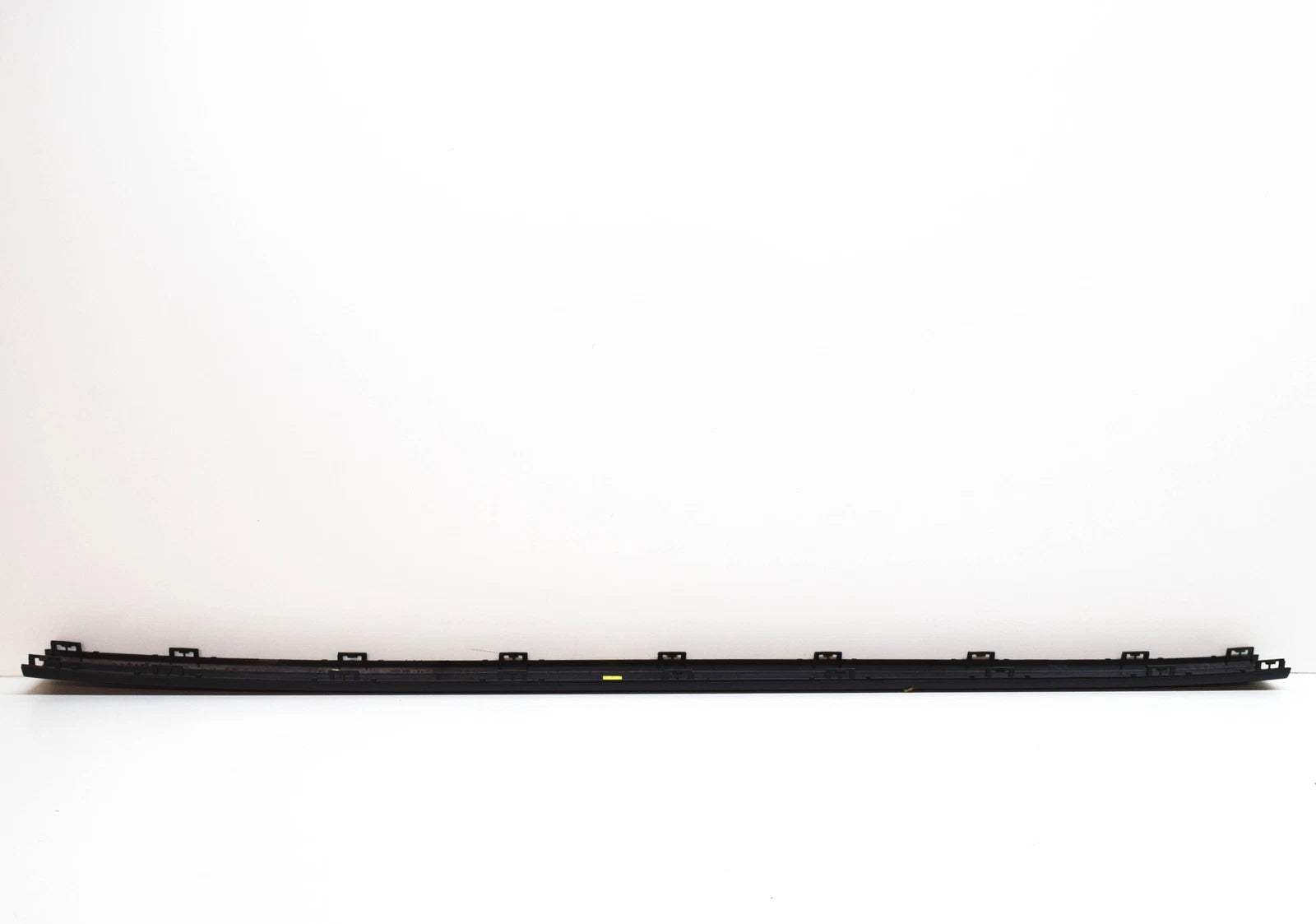 NEW BMW 3 E30 REAR BUMPER CENTER MOLDING TRIM 51121945926 1945926 1990 ORIGINAL