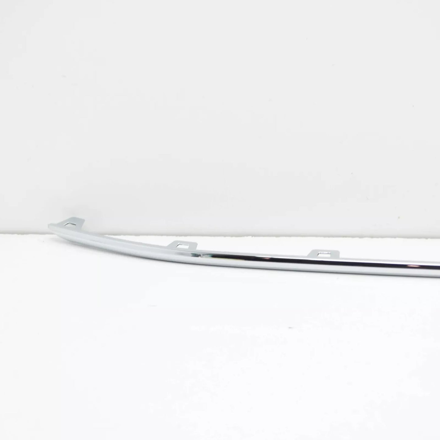 NEW VOLKSWAGEN TIGUAN AD FRONT BUMPER CENTER MOLDING 5NA853101K2ZZ ORIGINAL