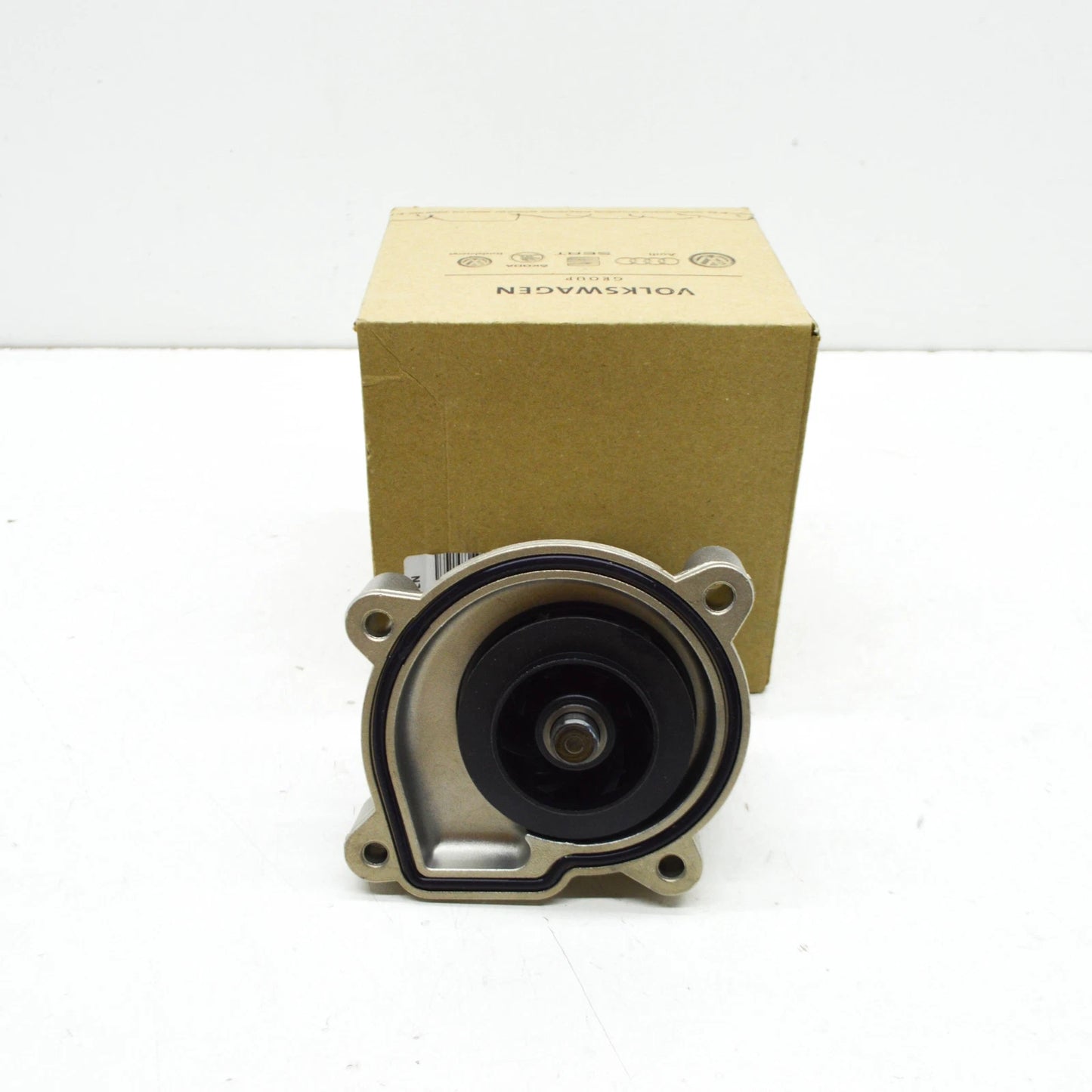NEW VOLKSWAGEN JETTA MK6 ENGINE WATER COOLANT PUMP 03C121008J