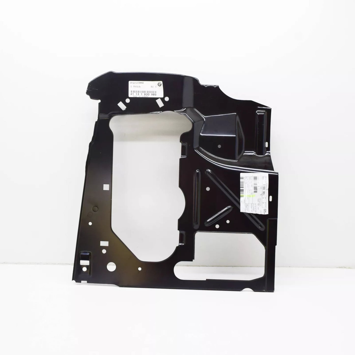 NEW BMW 5 E28 FRONT LEFT PANEL 41131930989 ORIGINAL