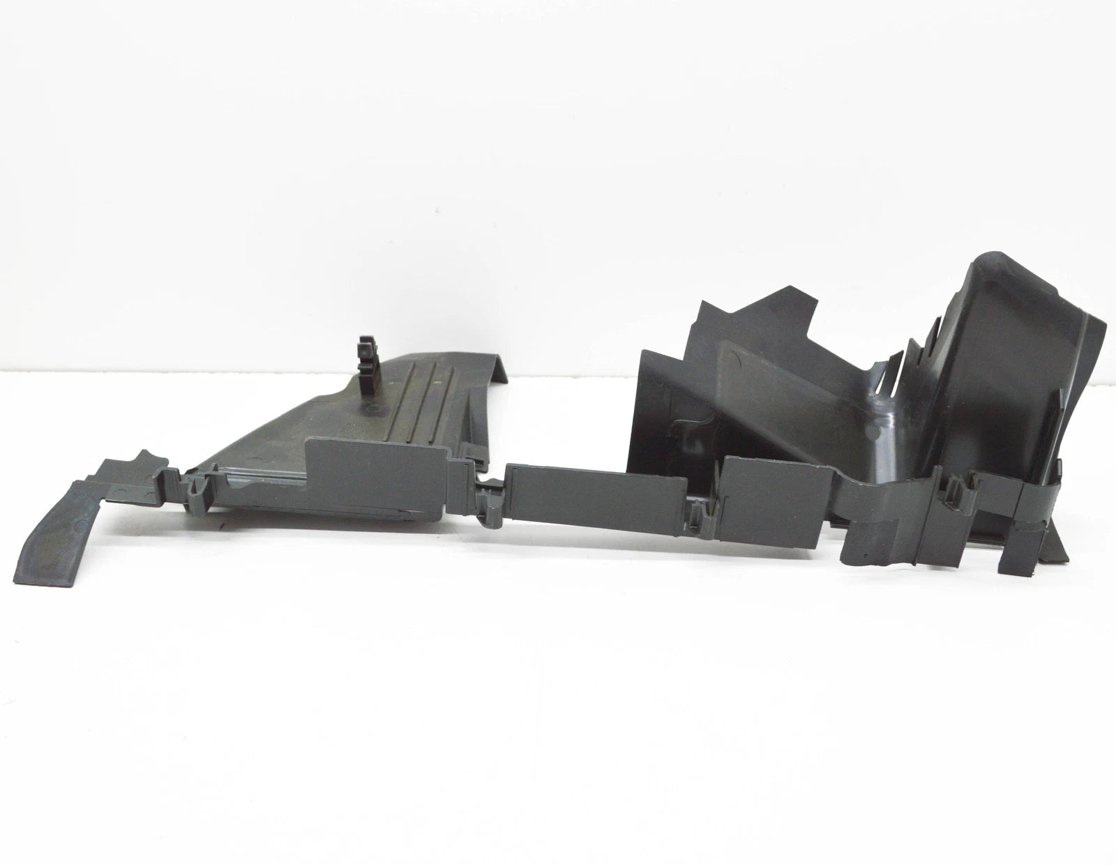 NEW AUDI Q3 F3 RIGHT RADIATOR AIR GUIDE 82A121284C ORIGINAL