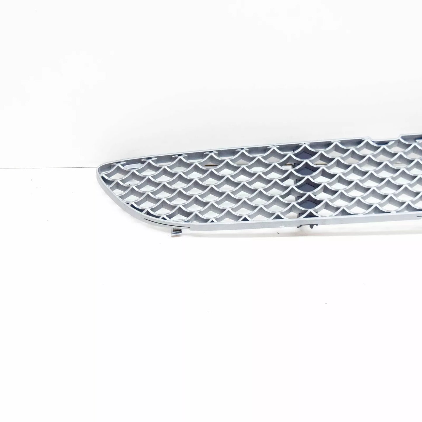 NEW MERCEDES BENZ CLS C219 FRONT BUMPER LOWER CENTER GRILLE A2198851923