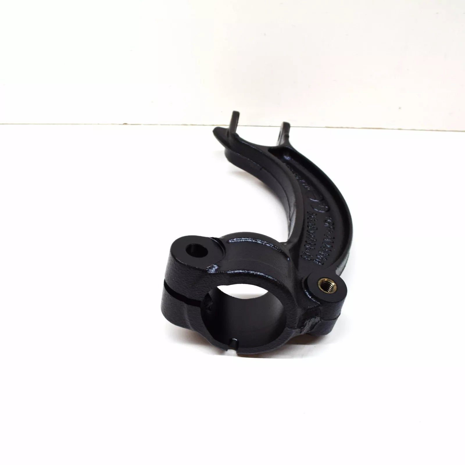 NEW AUDI A4 B8 FRONT RIGHT SUSPENSION STRUT LOWER FORK 8K0413038L