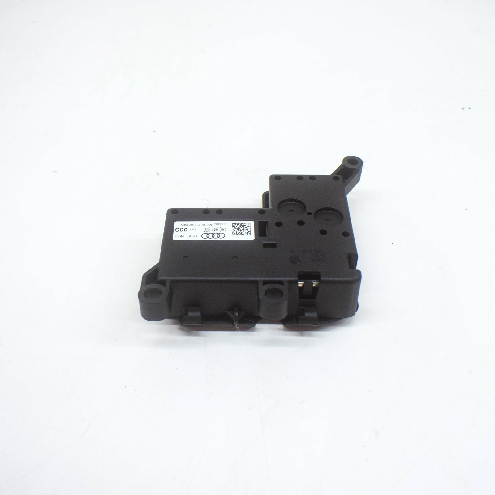 NEW AUDI A6 C8 FRONT RIGHT LOWER FUSE BOX 4K0941828 ORIGINAL