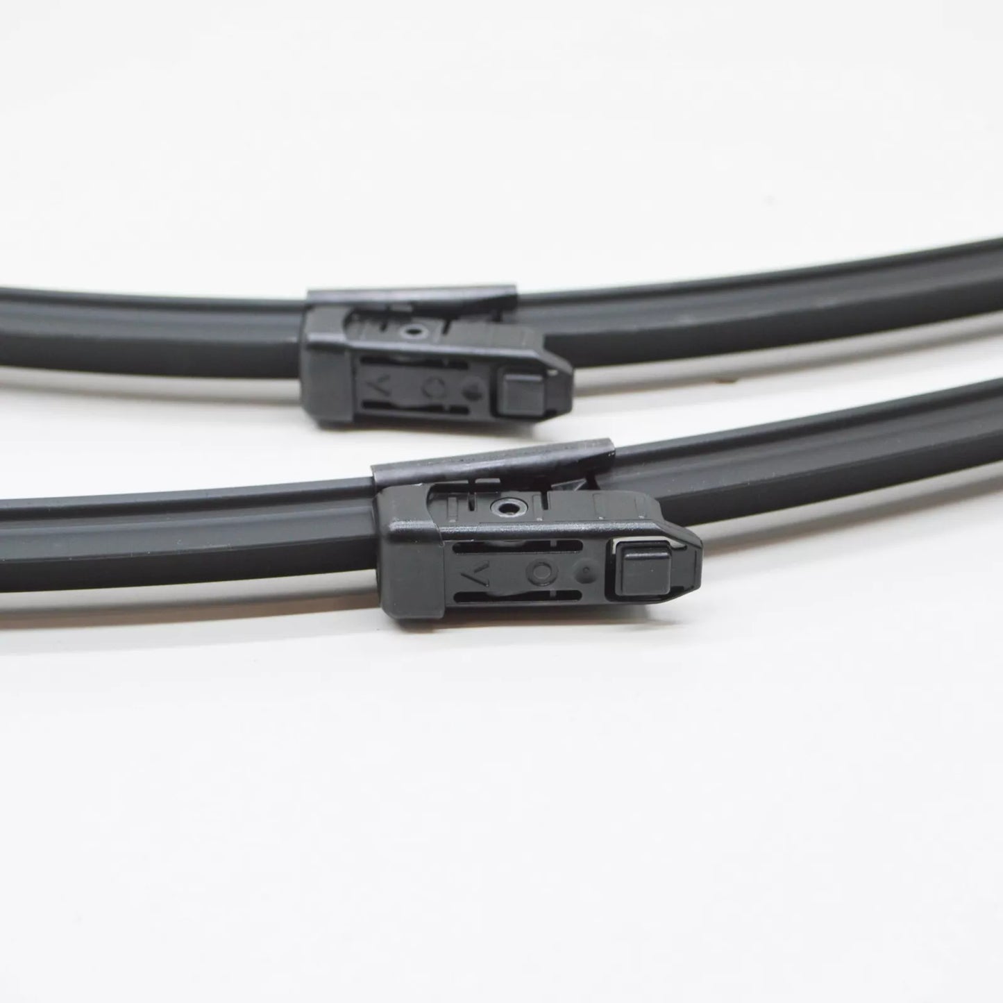 NEW AUDI Q7 4M FRONT WINDSHIELD WIPER BLADE SET LHD 4M1998002