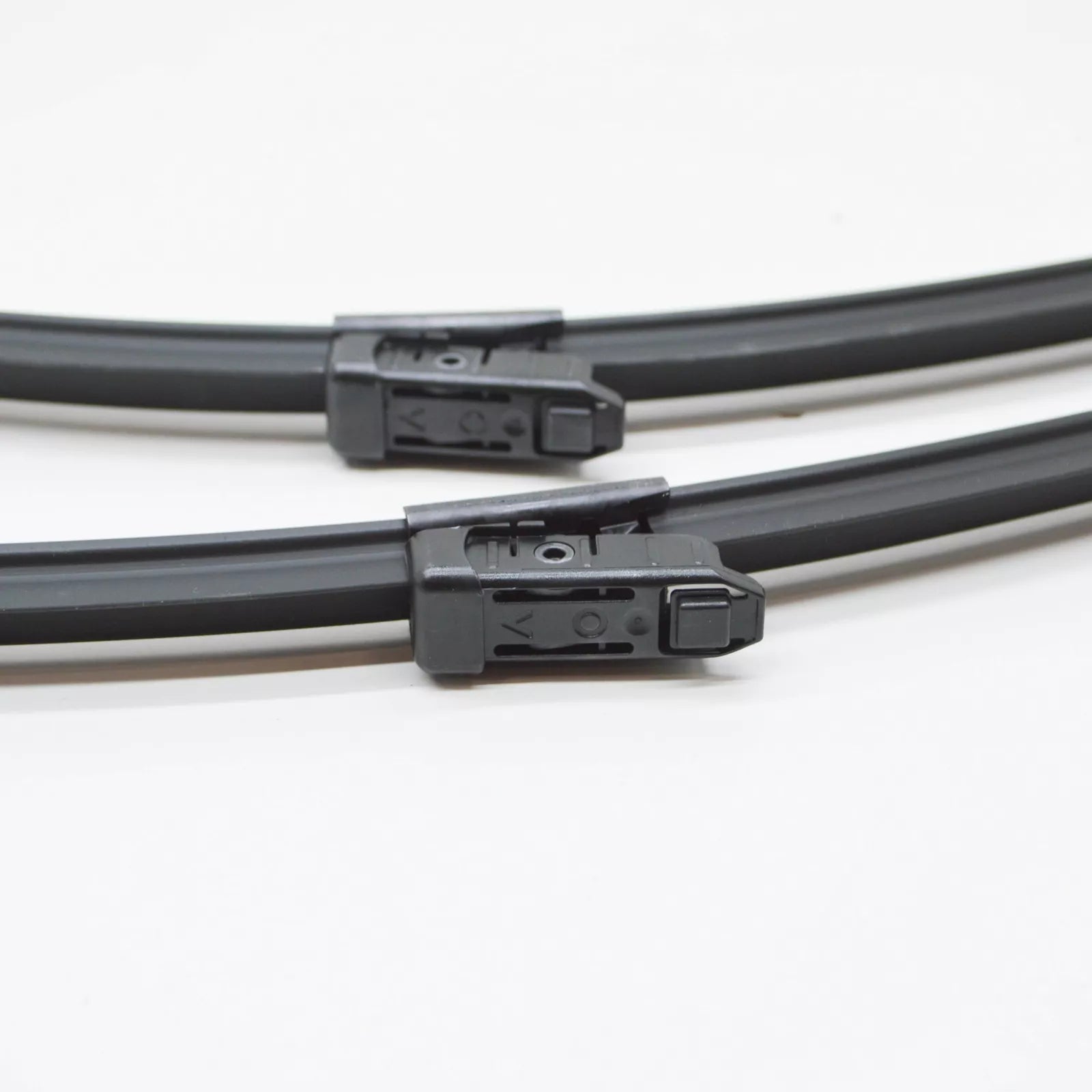 NEW AUDI Q7 4M FRONT WINDSHIELD WIPER BLADE SET LHD 4M1998002