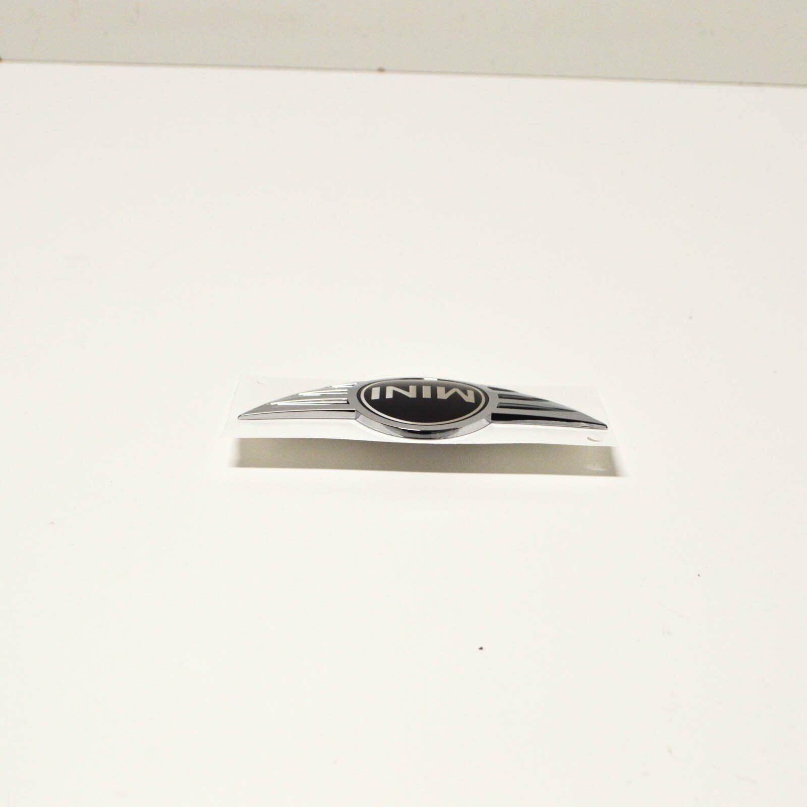 new mini cooper r53 trunk lid chrome badge emblem 51147026186 7026186 original
