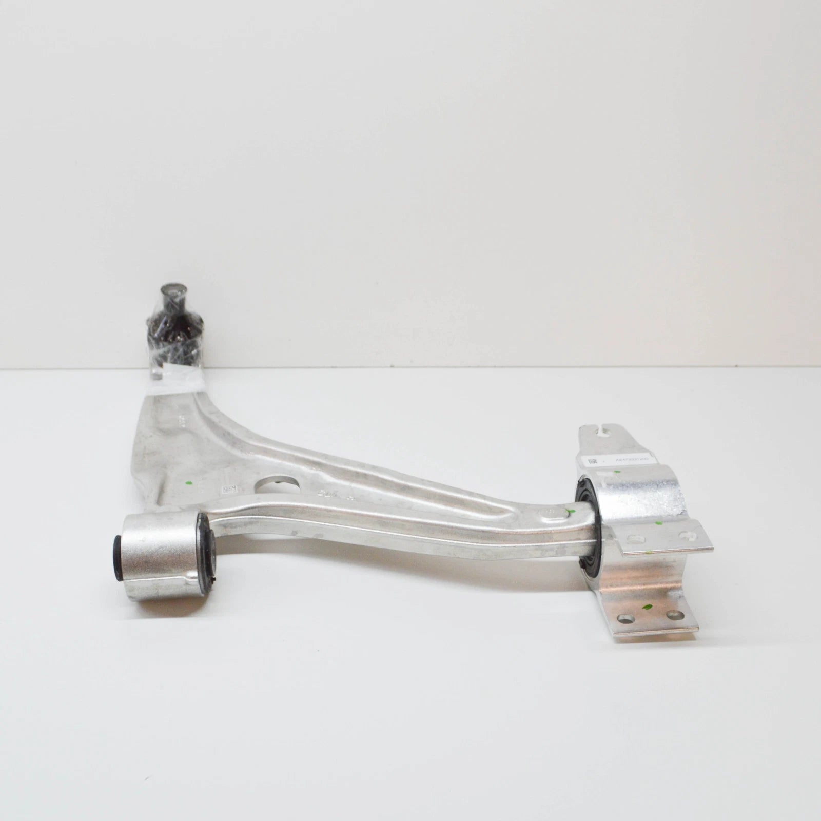 NEW MB GLA H247 FRONT RIGHT TRANSVERSE CONTROL ARM A2473308802 ORIGINAL