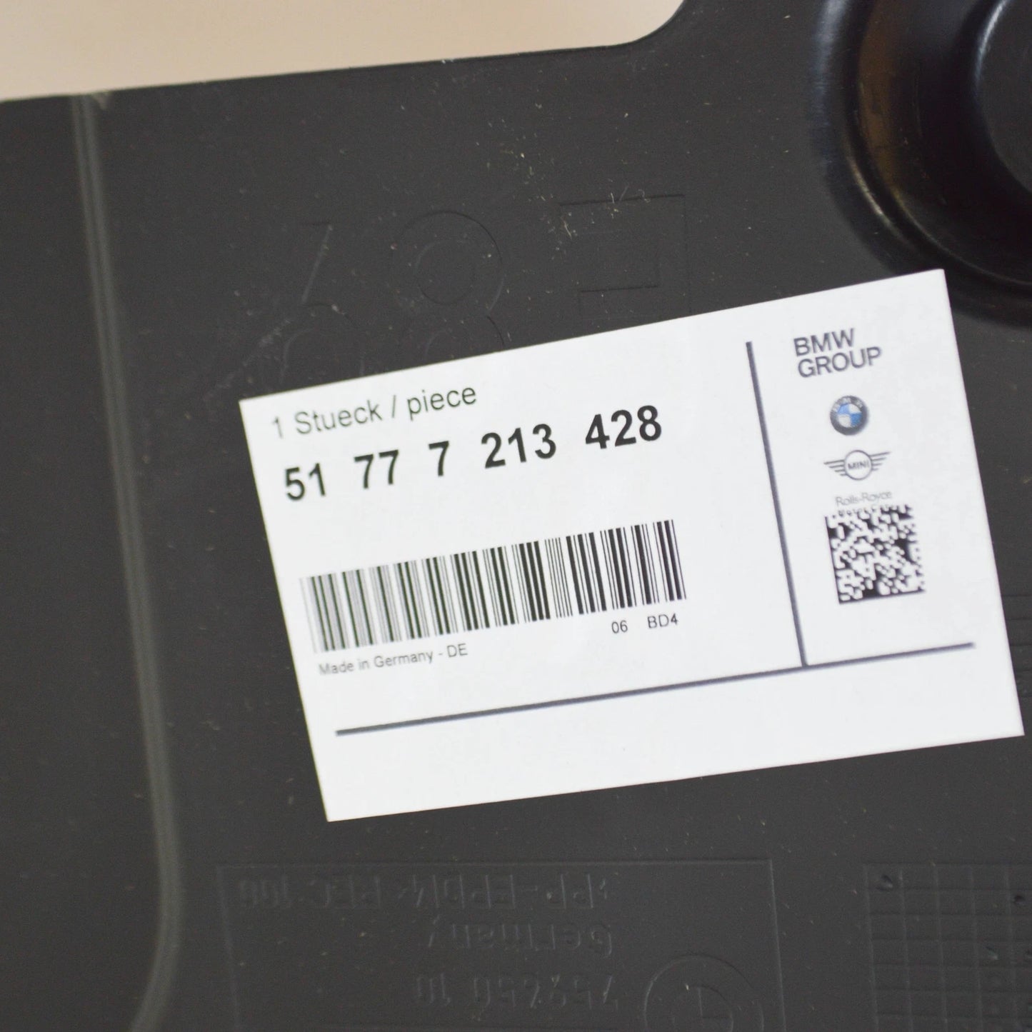 NEW BMW Z4 E89 FRONT RIGHT INNER FENDER REAR PART 51777213428 7213428 ORIGINAL