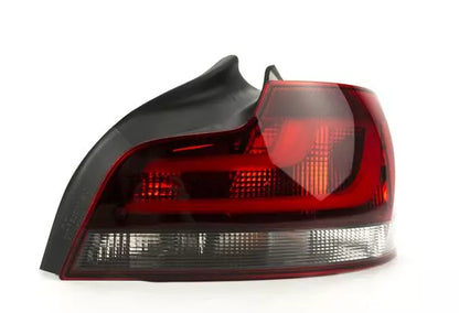 NEW BMW 1 COUPE E82 REAR RIGHT TAILLIGHT 63217327274 7327274 ORIGINAL