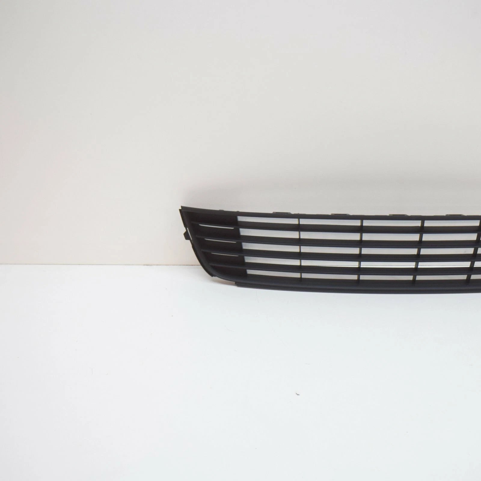 NEW VW CADDY 2K FRONT BUMPER LOWER CENTER GRILLE 1T0853677C9B9