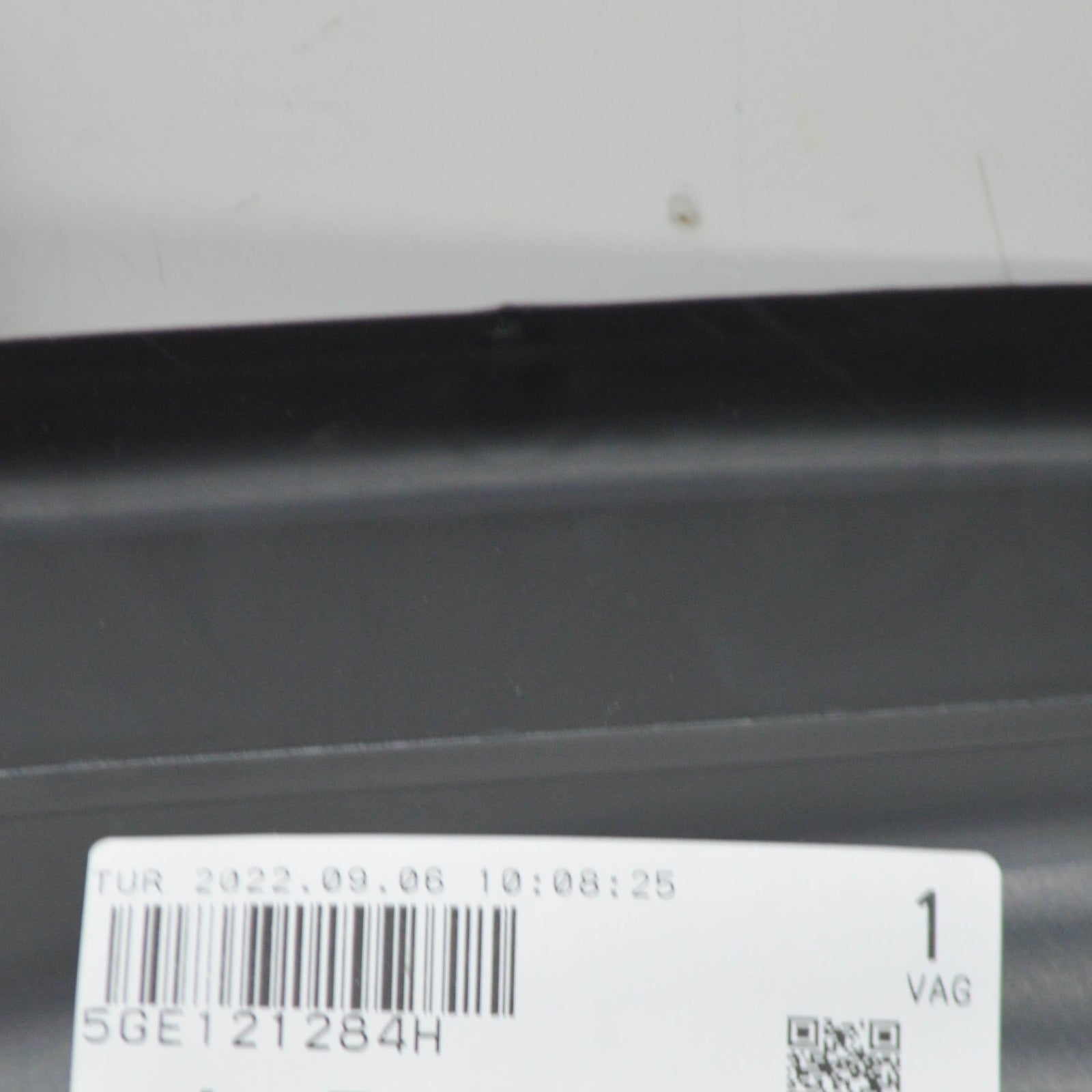 NEW VOLKSWAGEN E-GOLF VII 5G RIGHT RADIATOR AIR GUIDE 5GE121284H ORIGINAL