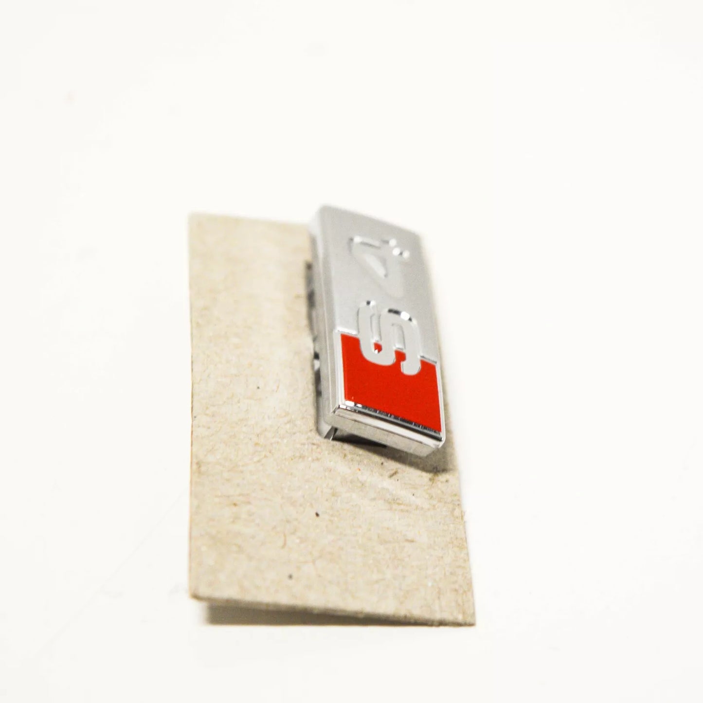 NEW AUDI A4 B8 STEERING WHEEL S4 BADGE 8K0419685