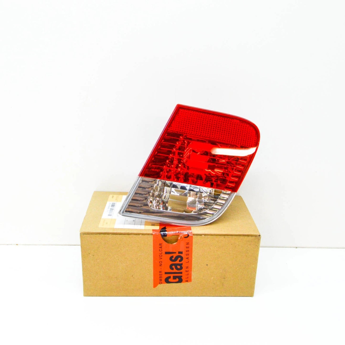 NEW BMW 3 E46 REAR RIGHT TRUNK LID TAIL LIGHT 63216910538 ORIGINAL