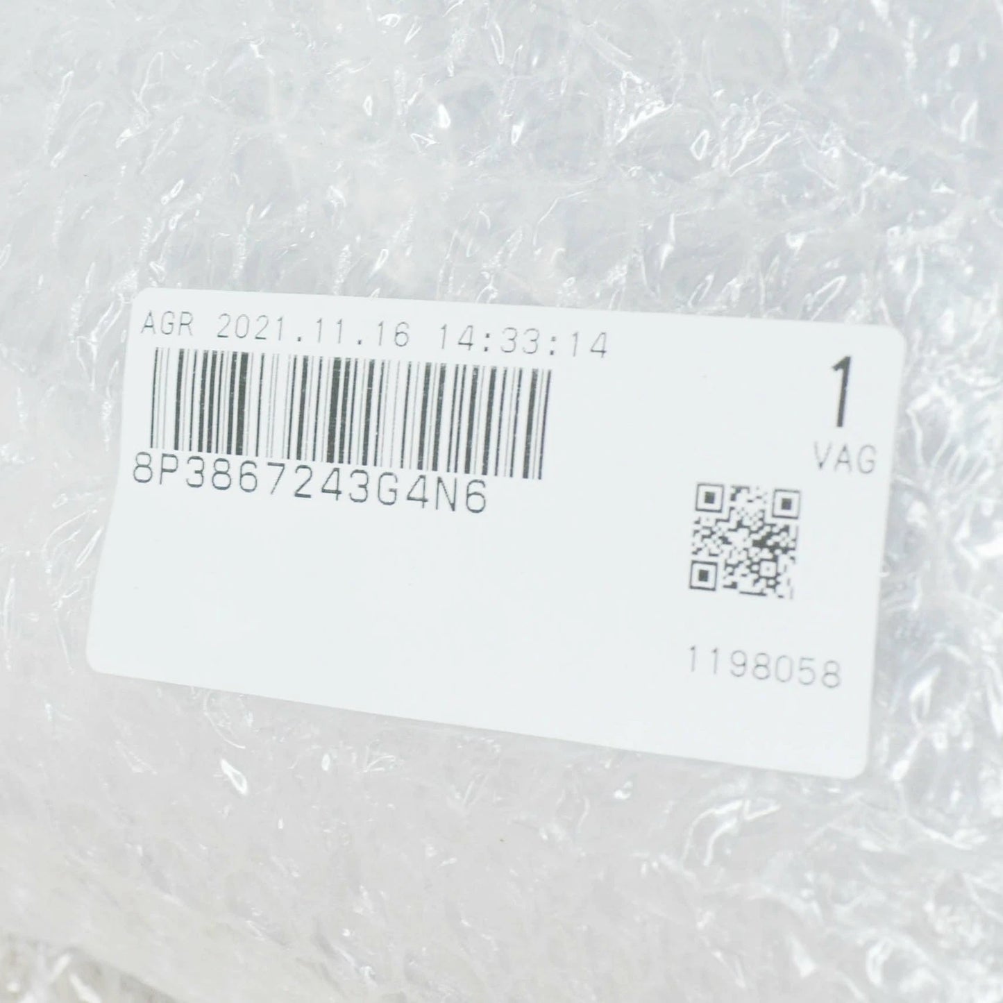 NEW AUDI A3 8P LEFT SIDE B PILLAR UPPER TRIM 8P3867243G4N6