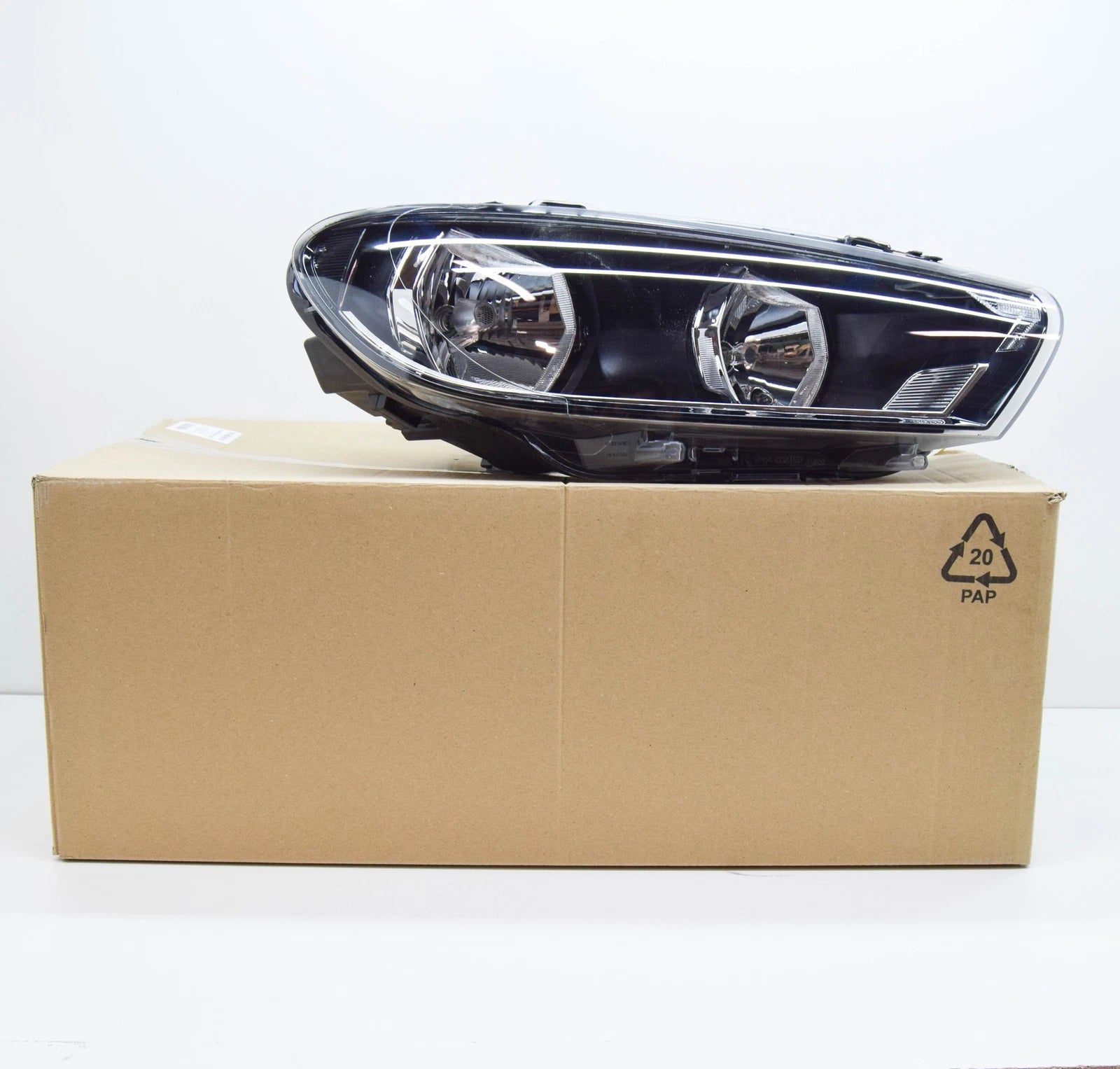NEW VW SCIROCCO MK3 FRONT RIGHT HEADLIGHT LHD 1K8941006Q ORIGINAL