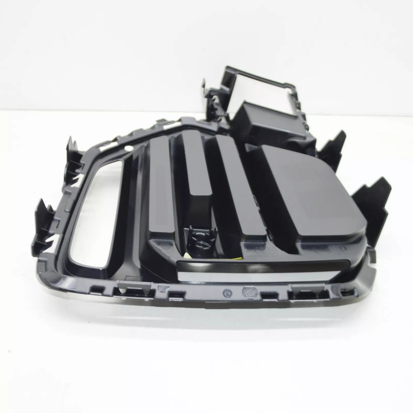 NEW BMW X5 G05 FRONT BUMPER LEFT CLOSED GRILLE 51115A1E043 ORIGINAL