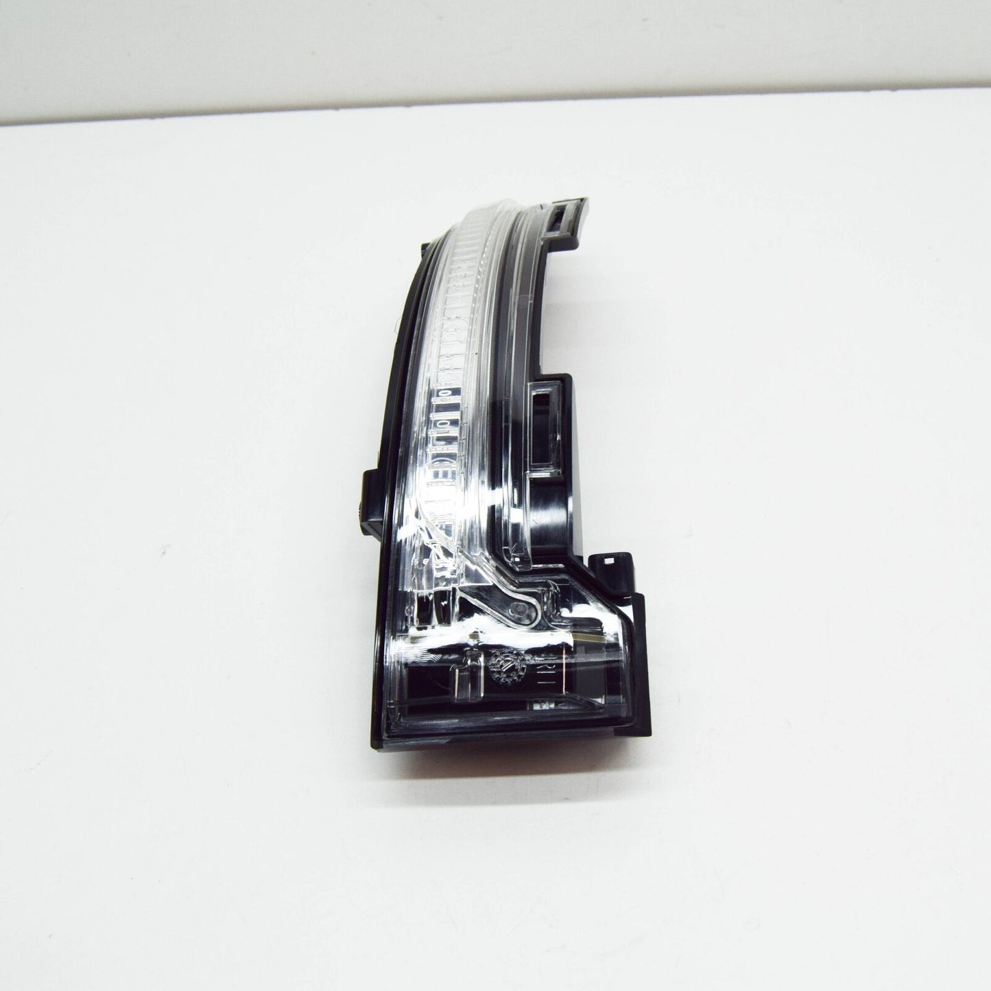 NEW VOLKSWAGEN TOUAREG CR7 FRONT RIGHT MIRROR TURN INDICATOR 760949102 ORIGINAL