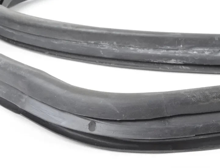 NEW MERCEDES-BENZ SALOON W123 REAR WINDOW SEALING FRAME A1236700539