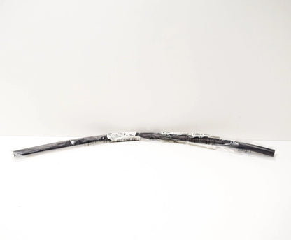 NEW BMW 1502 FRONT DOOR WINDOW GASKET 51471822072 1822072 ORIGINAL