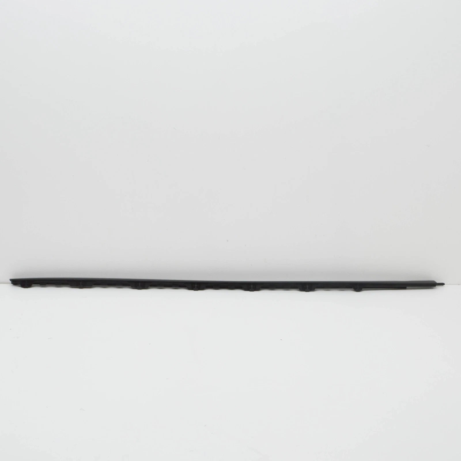 NEW BMW X5 F15 WINDSHIELD RIGHT DRIP MOLDING 51317462206 7462206 ORIGINAL