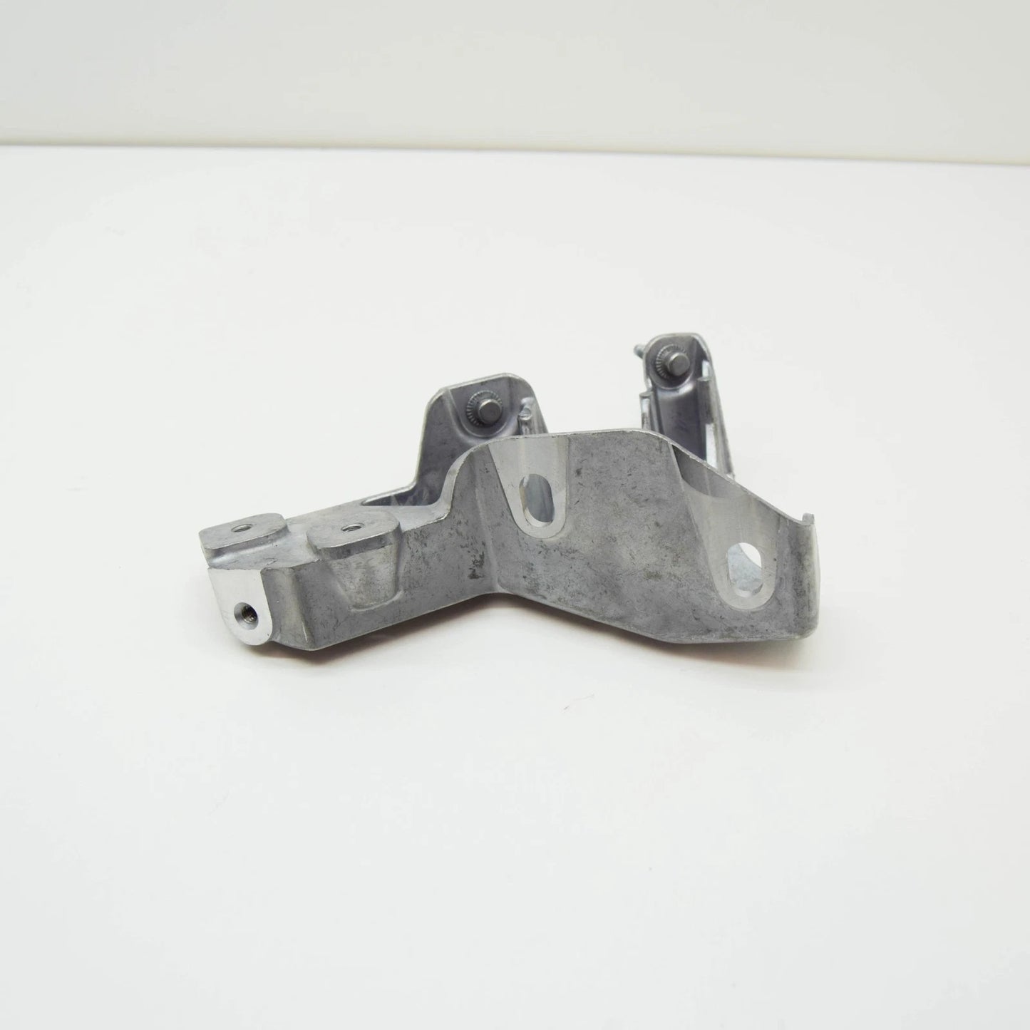 NEW MERCEDES-BENZ SL R232 FRONT RIGHT UPPER CONSOLE MOUNT A2326207401 ORIGINAL