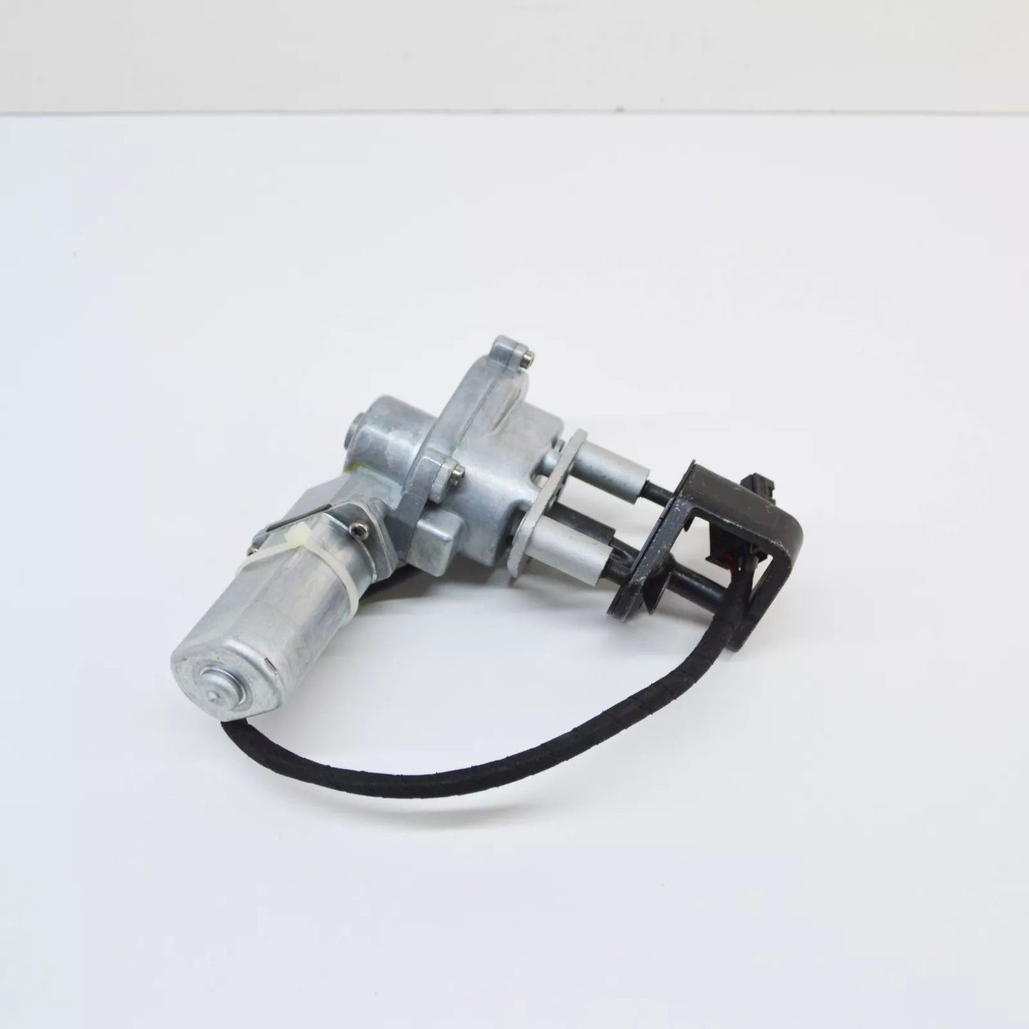 NEW VW TRANSPORTER T5 LEFT SLIDING DOOR POWER LATCHING MOTOR 7E0843765B ORIGINAL