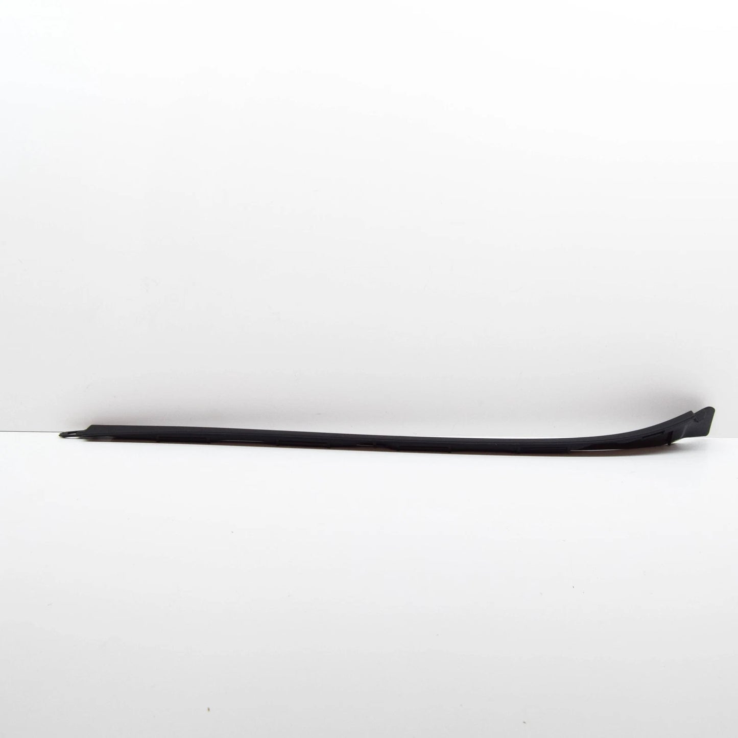 NEW MERCEDES-BENZ CLA C118 RIGHT WINDSHIELD WATER DEFLECTOR A1186905000 ORIGINAL