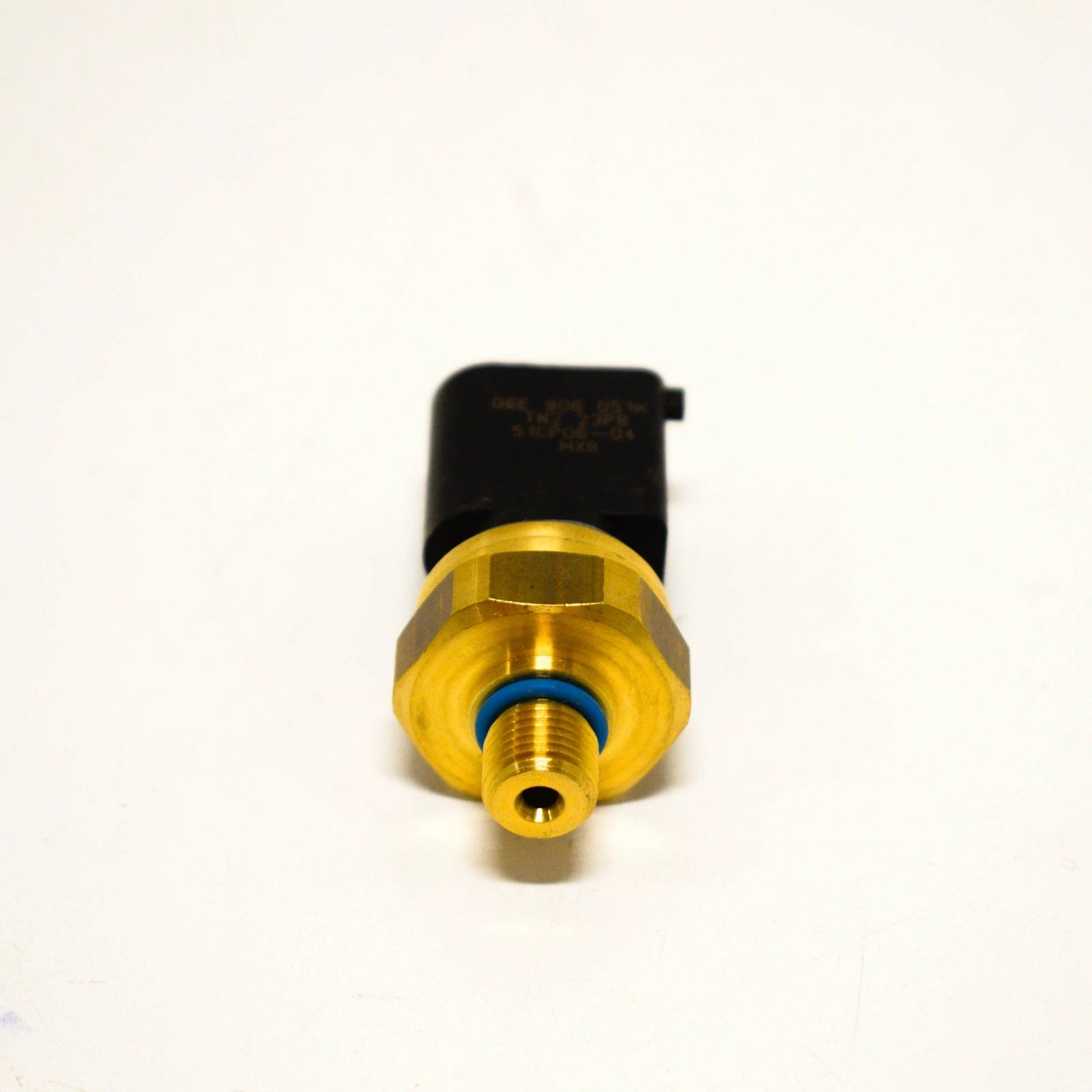 NEW AUDI A3 8P 2.0 PETROL FUEL PRESSURE SENSOR 06E906051K 2011 ORIGINAL