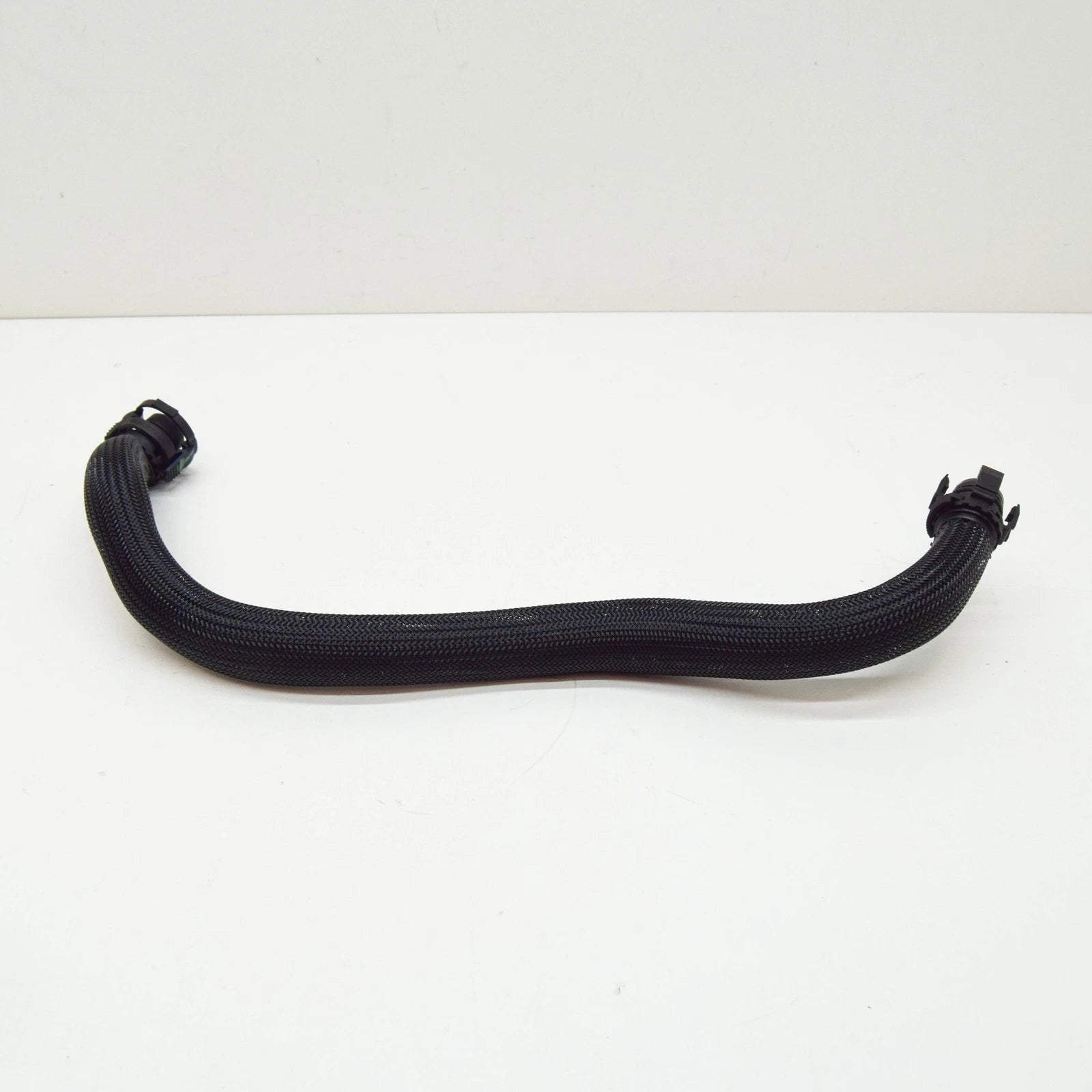 NEW BMW 6 CABRIO F12 CRANKCASE VENT PIPE 11157575640 7575640 ORIGINAL