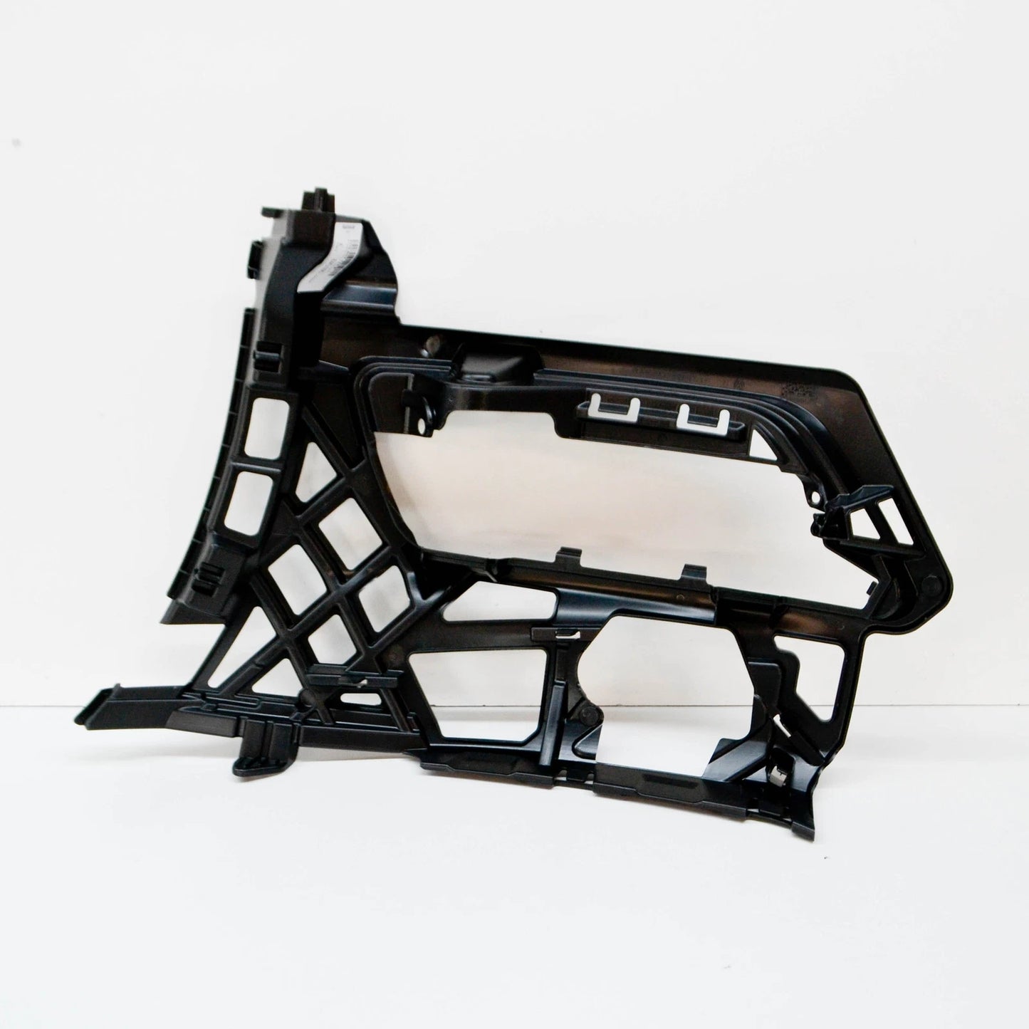 NEW VW GOLF MK7 FRONT RIGHT BUMPER BRACKET 5G0807724B