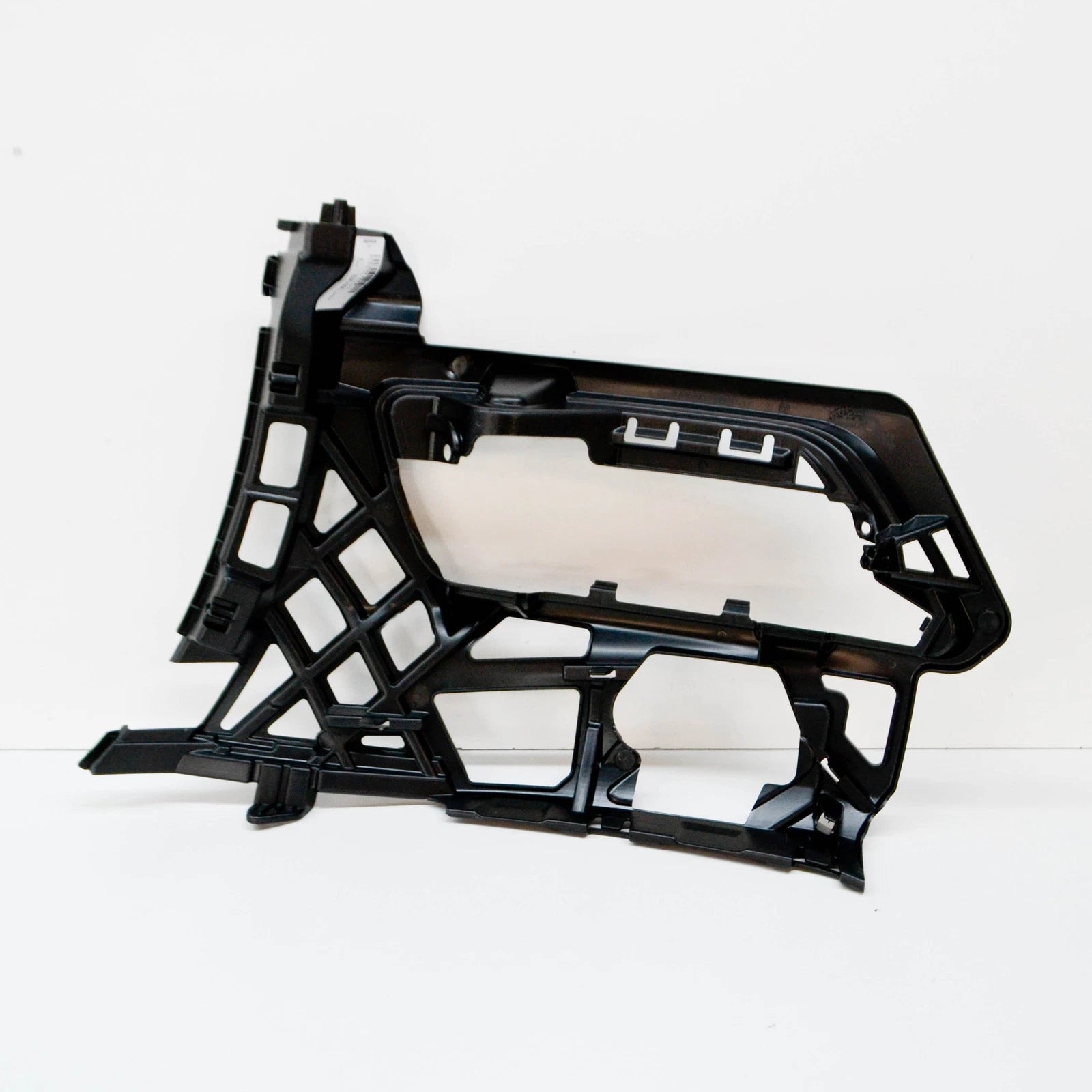 NEW VW GOLF MK7 FRONT RIGHT BUMPER BRACKET 5G0807724B