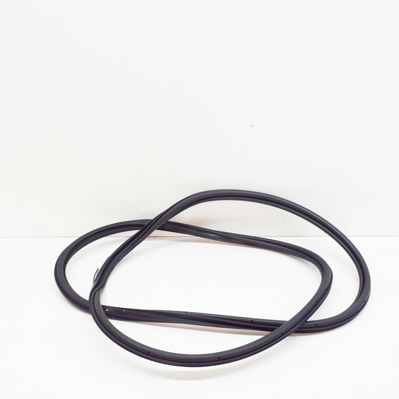 NEW AUDI Q7 4L FRONT LEFT INNER DOOR SEAL 4L0831721A