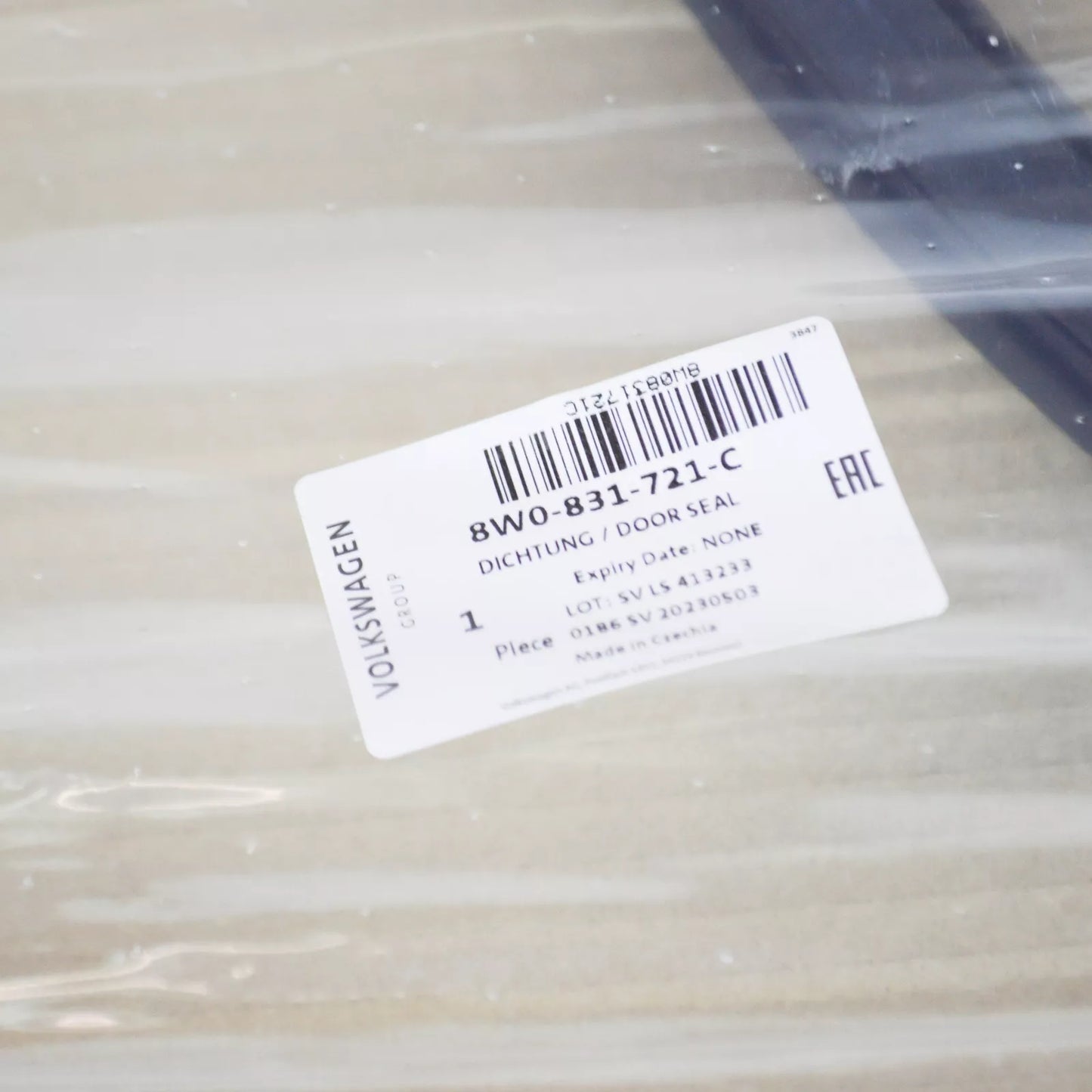 NEW AUDI A4 8W2,B9 FRONT INNER DOOR SEALING RUBBER 8W0831721C ORIGINAL