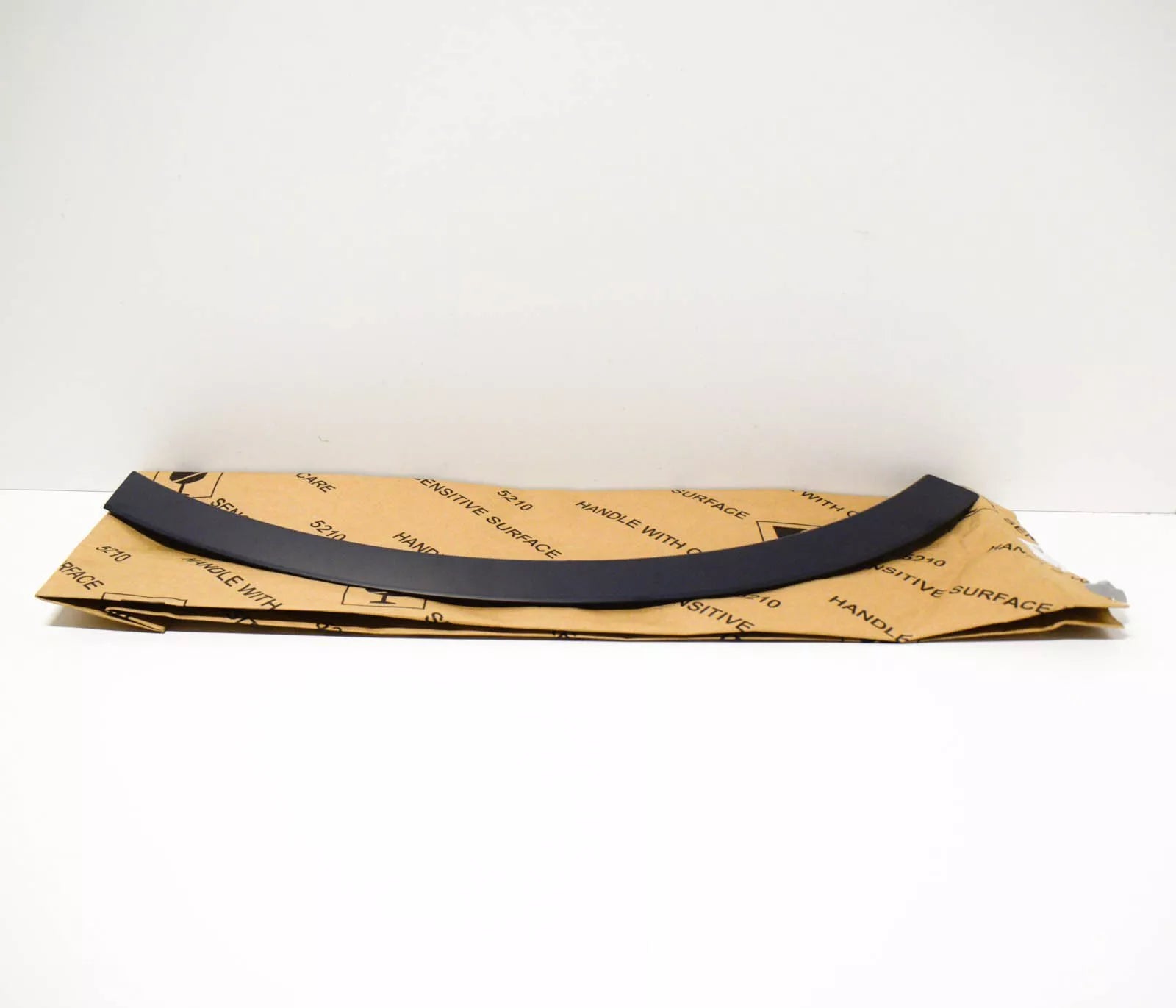 NEW AUDI Q7 4M REAR RIGHT WHEEL ARCH MOULDING 4M0853818AGRU ORIGINAL