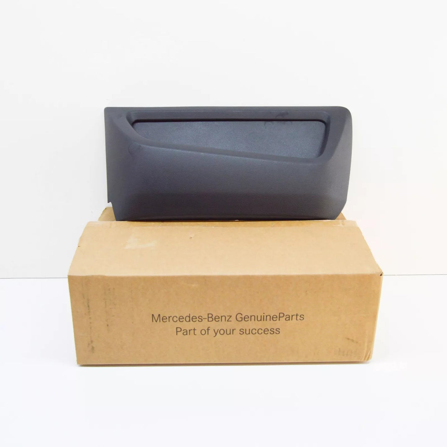 NEW MB VITO W447 FRONT RIGHT SEAT BASE OUTER TRIM A44791071029051 ORIGINAL