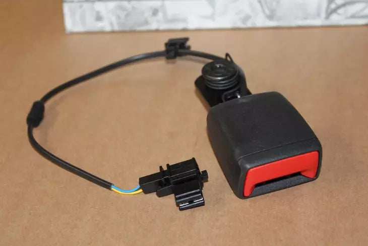 NEW VW TOURAN 5T REAR RIGHT SEAT BELT BUCKLE 5TA858492DMNB ORIGINAL