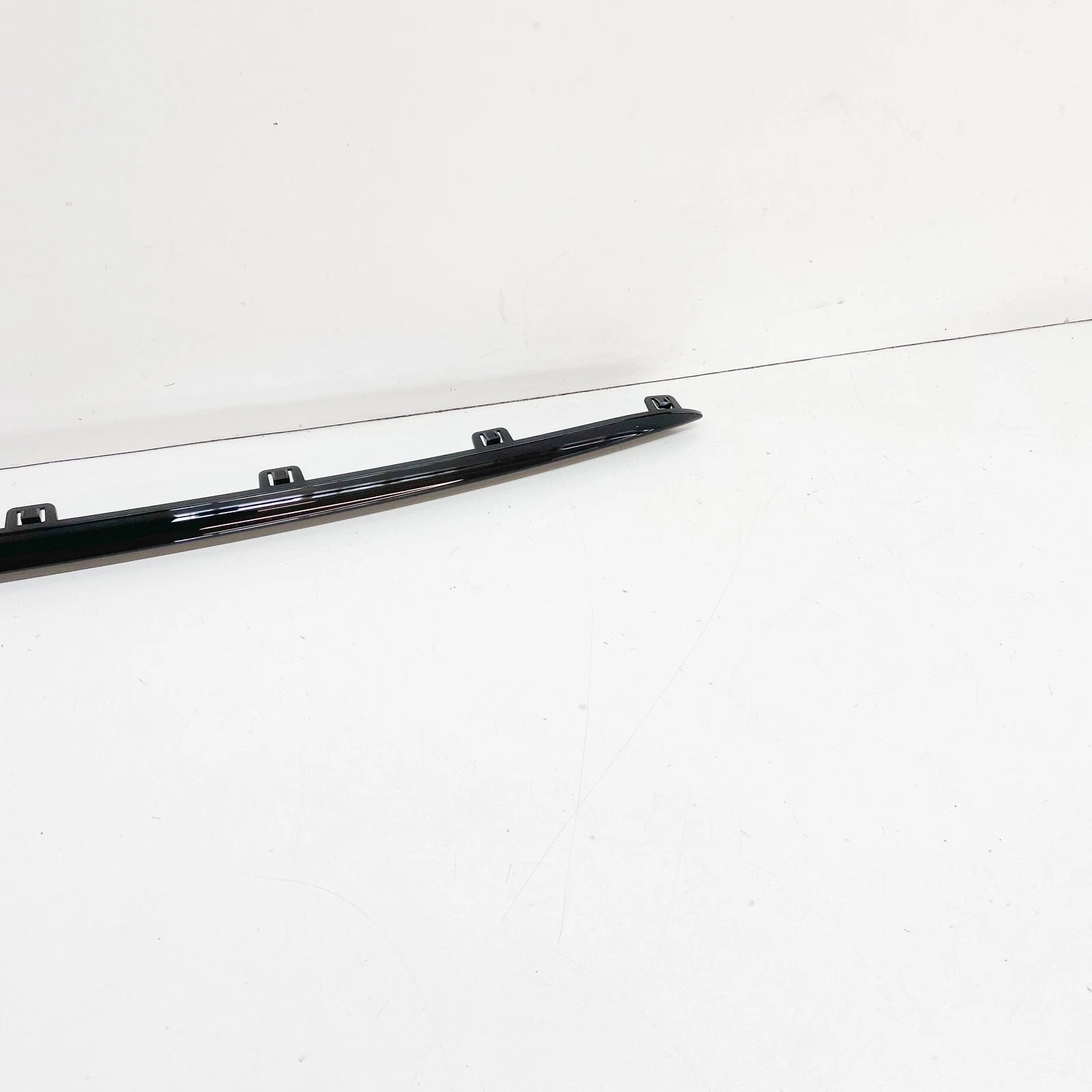 NEW BMW 2 F22 REAR BUMPER STRIP TRIM 51127314357 7314357 2015 ORIGINAL