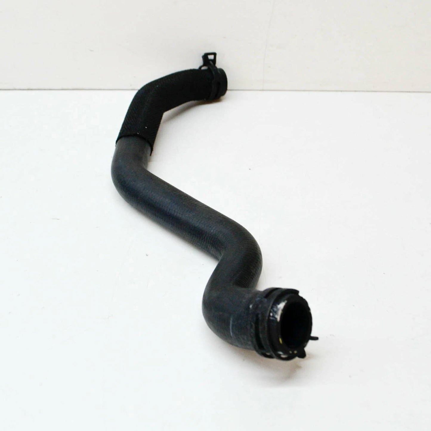 NEW MERCEDES-BENZ E W213 ENGINE WATER COOLANT HOSE A2058300406 ORIGINAL