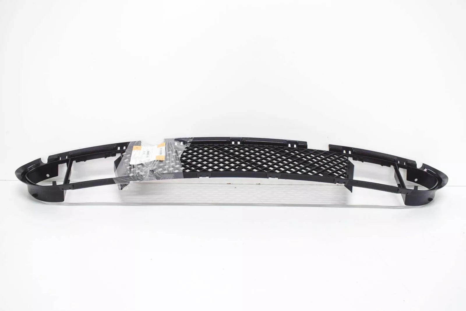 NEW BMW 5 E60 M SPORT FRONT LOWER BUMPER GRILLE 51117896586 ORIGINAL