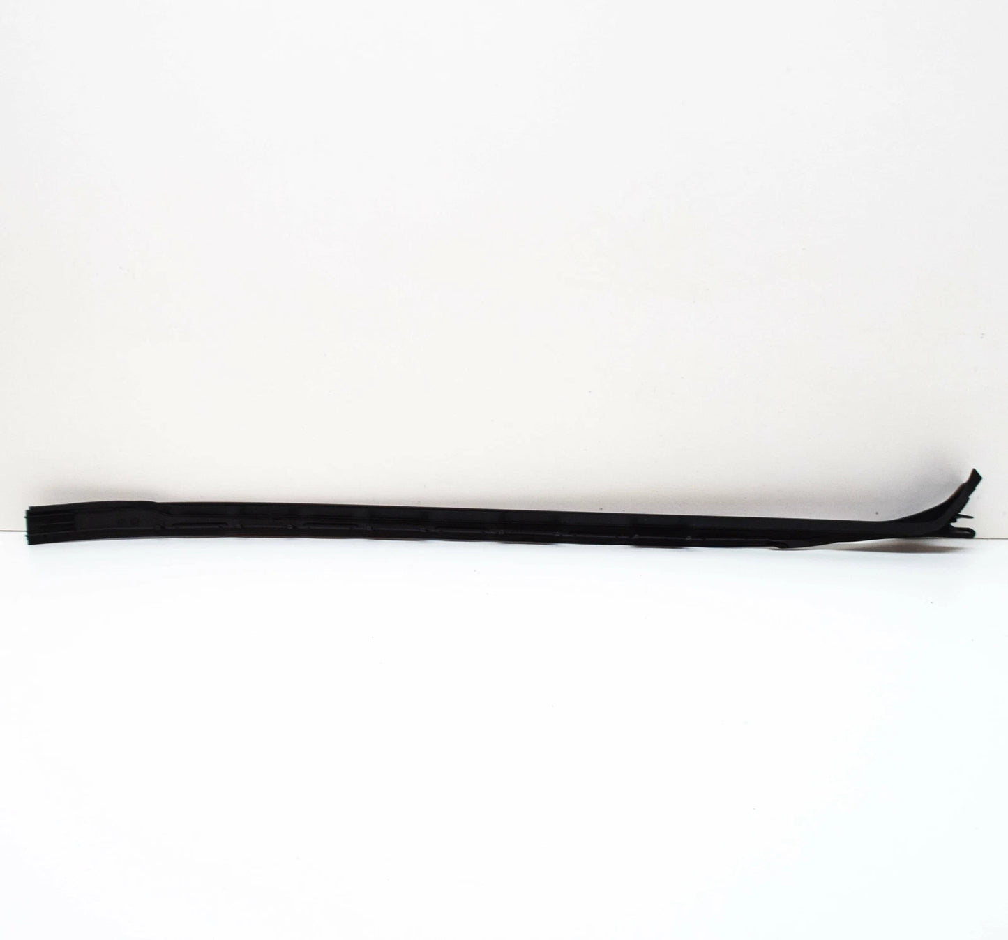 NEW BMW X4 M G02 FRONT WINDSHIELD LEFT DRIP MOULDING 51137461745 ORIGINAL