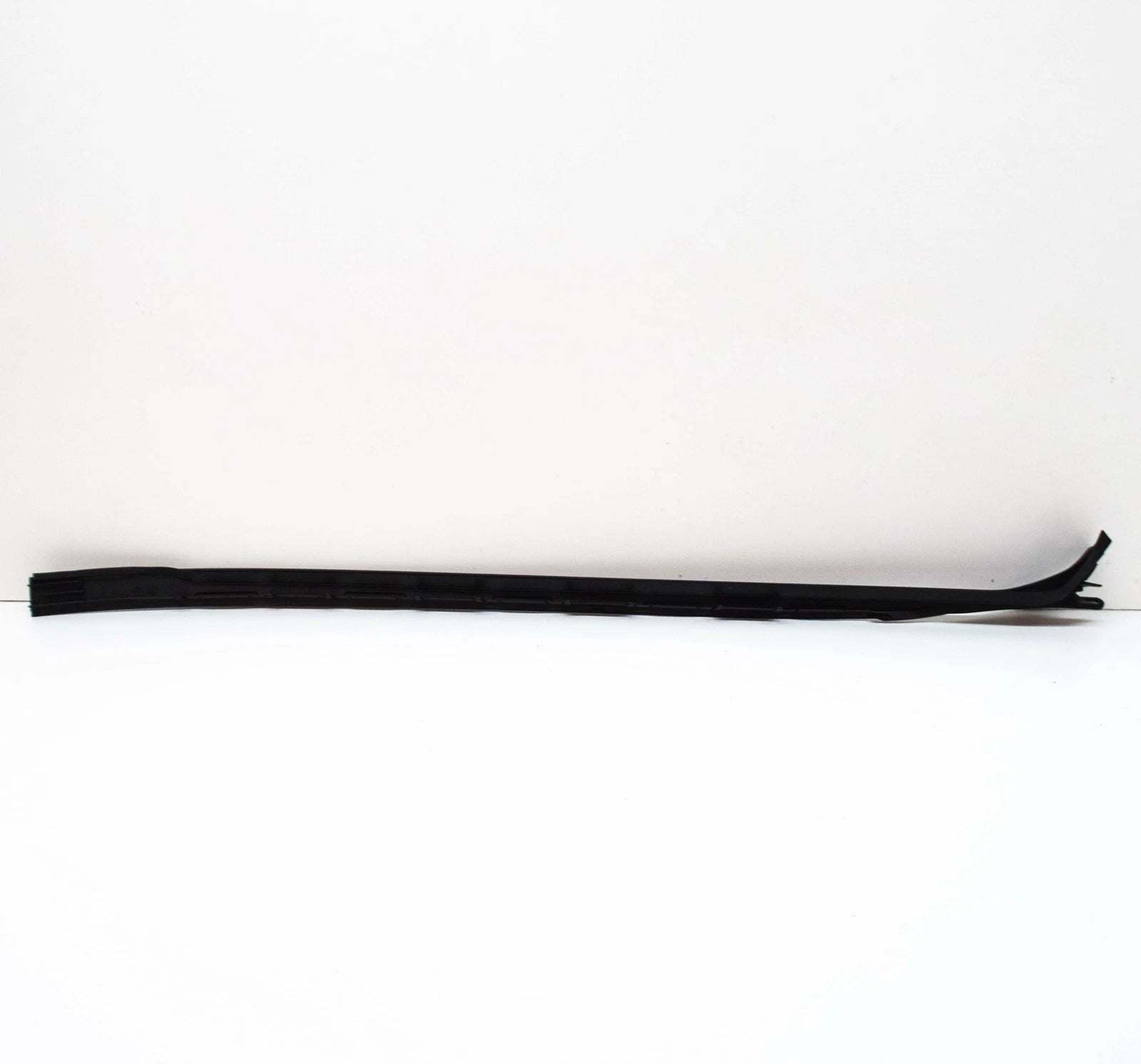 NEW BMW X4 M G02 FRONT WINDSHIELD LEFT DRIP MOULDING 51137461745 ORIGINAL