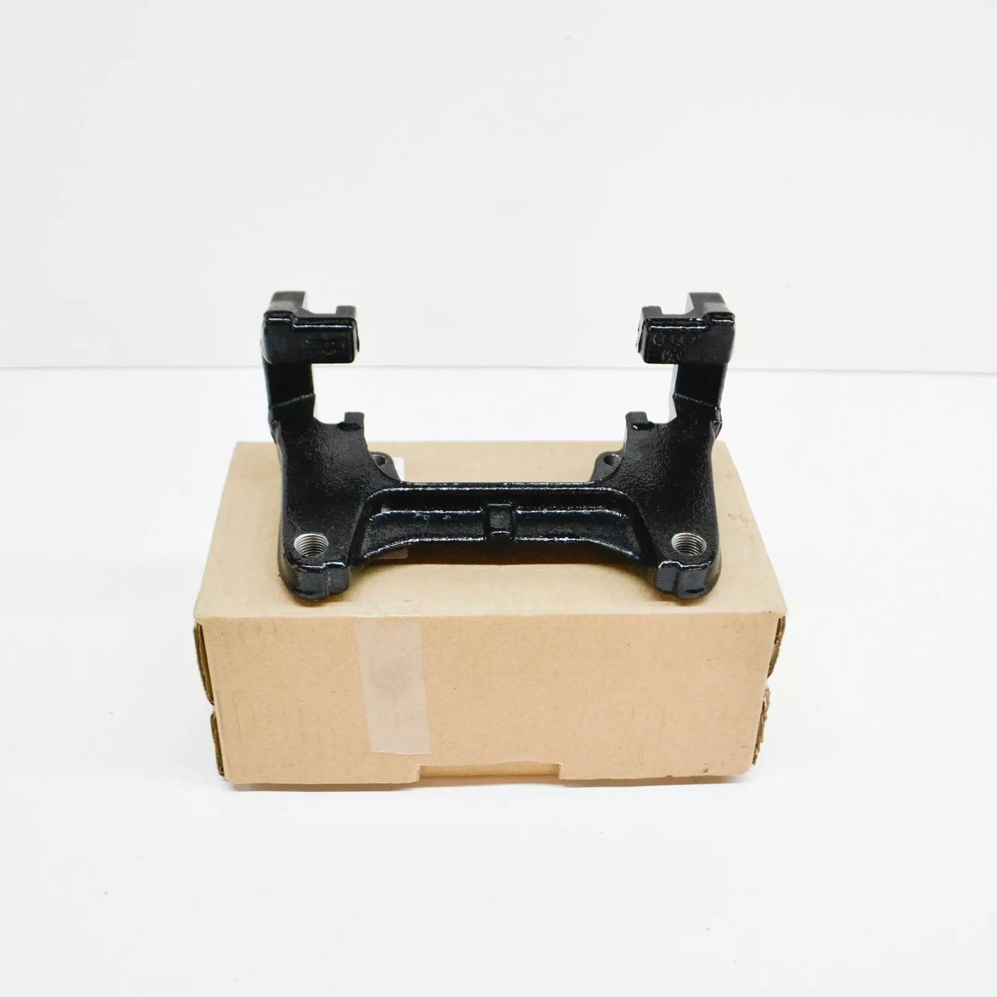 NEW AUDI A3 SPORTBACK 8P FRONT CALIPER CARRIER 8E0615125C ORIGINAL
